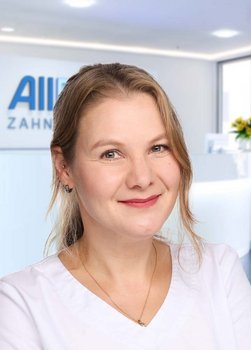 Portrait Oberärztin Janina Grauer (AllDent Dresden)