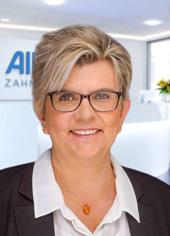 Portrait Klinikmanagerin S. Deininger (AllDent Stuttgart)